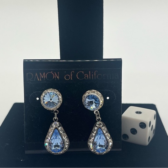 Ramón of California Blue Crystal dangle Earrings - Picture 6 of 7